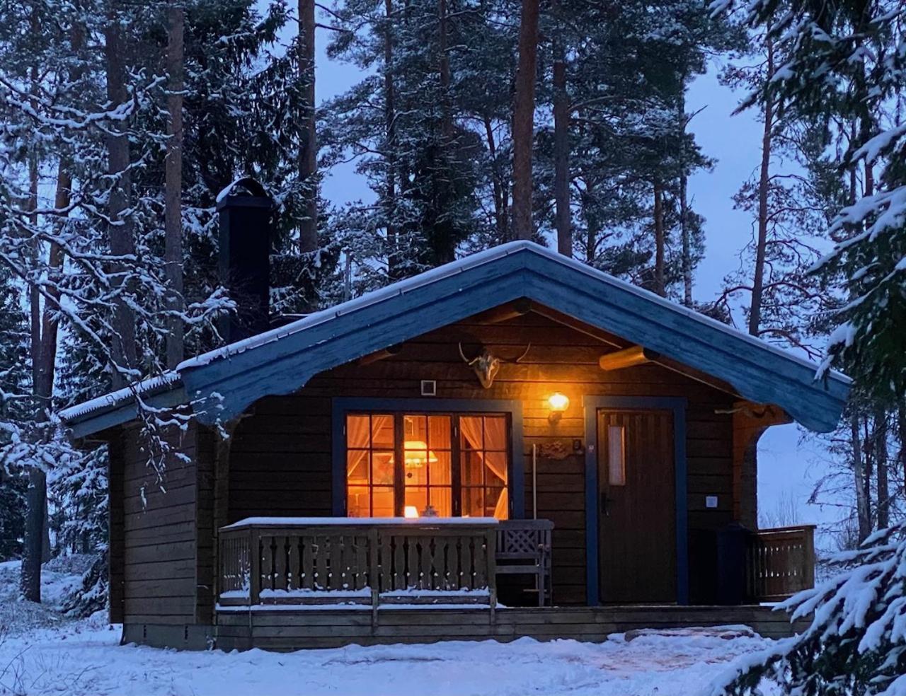Timrad Stuga I Kanten Av Skogen Med Spa Moejlighet Mullsjo Luaran gambar