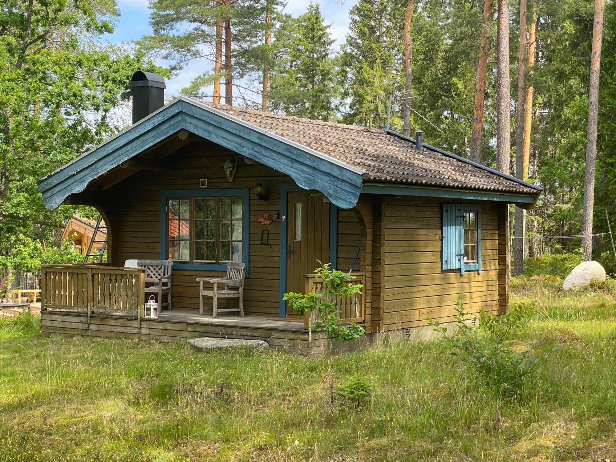 Timrad Stuga I Kanten Av Skogen Med Spa Moejlighet Mullsjo Luaran gambar