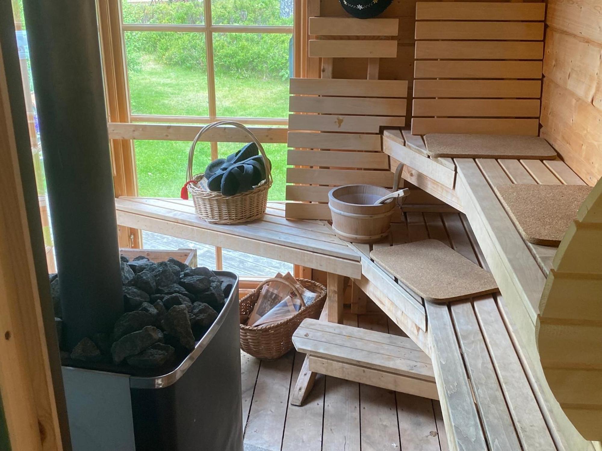 Timrad Stuga I Kanten Av Skogen Med Spa Moejlighet Mullsjo Luaran gambar